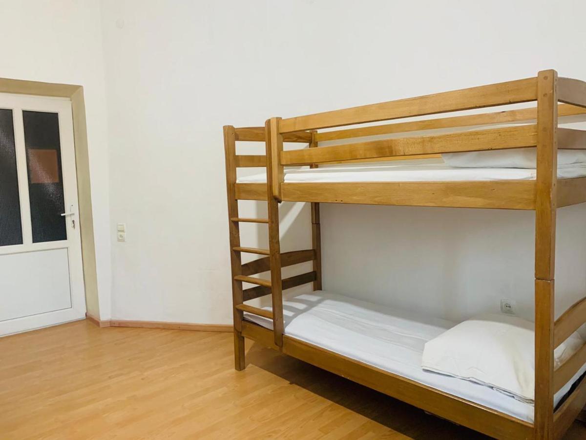 Infinity Hostel & Tour Yerevan Exterior foto