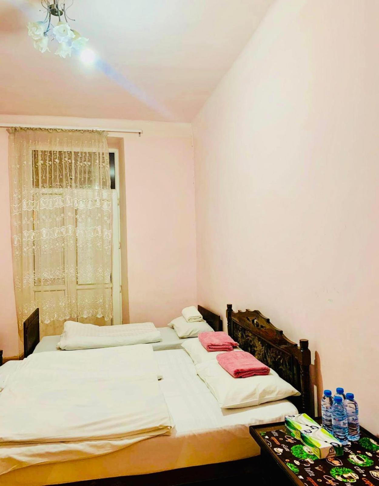 Infinity Hostel & Tour Yerevan Exterior foto